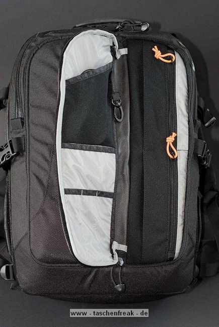 LOWEPRO VERTEX 200AW \n\nFoto von © Uwe Stock - VIELEN DANK FR DEIN MAIL!\n\nKommentar des Nutzers:\n\nHallo Jrg,\n \nerst einmal mein Lob zu deiner Webpage auf der ich schon des fteren  nachgeschaut habe um mir eine bersicht zu verschaffen.\n\nAnbei ein paar Fotos von dem Lowepro Vertex 200 AW der ja in deiner bersicht noch nicht erschienen ist.\n\nLiebe Gre aus Kassel    Uwe Stock