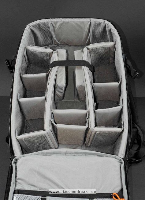 LOWEPRO VERTEX 200AW \n\nFoto von &copy; Uwe Stock - VIELEN DANK F�R DEIN MAIL!\n\nKommentar des Nutzers:\n\nHallo J�rg,\n \nerst einmal mein Lob zu deiner Webpage auf der ich schon des �fteren  nachgeschaut habe um mir eine �bersicht zu verschaffen.\n\nAnbei ein paar Fotos von dem Lowepro Vertex 200 AW der ja in deiner �bersicht noch nicht erschienen ist.\n\nLiebe Gr��e aus Kassel    Uwe Stock