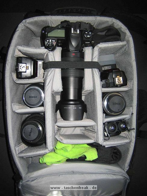 LOWEPRO VERTEX 200AW \n\nFoto von © Uwe Stock - VIELEN DANK FR DEIN MAIL!\n\nKommentar des Nutzers:\n\nHallo Jrg,\n \nerst einmal mein Lob zu deiner Webpage auf der ich schon des fteren  nachgeschaut habe um mir eine bersicht zu verschaffen.\n\nAnbei ein paar Fotos von dem Lowepro Vertex 200 AW der ja in deiner bersicht noch nicht erschienen ist.\n\nLiebe Gre aus Kassel    Uwe Stock