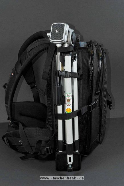 LOWEPRO VERTEX 200AW \n\nFoto von © Uwe Stock - VIELEN DANK FR DEIN MAIL!\n\nKommentar des Nutzers:\n\nHallo Jrg,\n \nerst einmal mein Lob zu deiner Webpage auf der ich schon des fteren  nachgeschaut habe um mir eine bersicht zu verschaffen.\n\nAnbei ein paar Fotos von dem Lowepro Vertex 200 AW der ja in deiner bersicht noch nicht erschienen ist.\n\nLiebe Gre aus Kassel    Uwe Stock