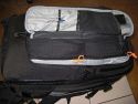 LOWEPRO VERTEX 300 AW\n\nFoto und Text von Michael Wilcynski - VIELEN DANK!\n\nKommentar:\n\nHallo,\n\nanbei einige Fotos von meinen Lowepro Vertex 300  fr die Taschenfreak Galerie.\n\nDer Rucksack Ist mit folgenden Gegenstnden bestckt:\n\nLinke Fronttasche:\n-          SD Karte\n-          2x CF Karten\n-          SDHC / USB Adapter\n-          2 Canon NP E3 Akkus (fr 1D MKII)\n \nRechte Fronttasche:\n-          Kugelschreiber\n-          Handy\n-          Kartenleser (Reiverschlusstasche)\n-          Kabel & Funk Fernauslser (2. Reiverschlusstasche)\n           \nNotebookfach:\n-          Handschuhe + 10 Zoll Netbook bzw. 15 Zoll Notebook\n\nGroes Fach:\n-          2x 580 EX\n-          2x Extender + Bouncer\n-          EF 85 f/1.8 USM inkl. Streulichtblende\n-          1.4x Extender unter Tokina 10-17 Fisheye\n-          EF 300 f/2.8 L IS USM + Polfilter \n-          EOS 5D inkl. BG E4 + angesetztem EF 17-40 L USM und gedrehter Streulichtblende\n-          EF 70-200 L USM\n-          1D MK II\n\nDeckel:\n-          Polfilter 77mm\n-          2x BP 511\n-          1x Satz Ersatzakkus fr 580 EX\n-          Bedienungsanleitung\n \nGru Michael
