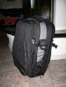 LOWEPRO VERTEX 300 AW\n\nFoto von Stefan Kmmerling - VIELEN DANK FR DEIN MAIL!\n\nKommentar des Nutzers:\n\nHallo Jrg,\n\nAnbei ein paar Bilder von o.g. Rucksack mit der Bitte diese beim Taschenfreak einzustellen. Die fotografische Qualitt der Bilder ist sicher sehr schlecht, aber das war mal wieder eine Aktion zwischen Tr und Angel.\n\nBild 1: Notebookfach mit 14 Zoll Notebook\n\nBild 2: Notebook halb drauen\n\nBild 4-6: Die Tragegurte knnen abgedeckt werden (sehr praktisch beim Fliegen als Handgepck)\n\nBild 7,8: geffnete Vordertaschen\n\nBild 9: Keine Schleichwerbung fr PUR soll nur die Gre des Rucksacks zeigen\n\nBild 12: 30D mit 70-200 2,8 IS +Geli; 28-70 2,8 + Geli; Blitz 430; 17-85 IS (Kit); 85 1,8; 50 1,8 \n\n Liebe Gre\n\nStefan (strike)
