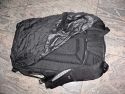 LOWEPRO VERTEX 300 AW\n\nFoto von Stefan Kmmerling - VIELEN DANK FR DEIN MAIL!\n\nKommentar des Nutzers:\n\nHallo Jrg,\n\nAnbei ein paar Bilder von o.g. Rucksack mit der Bitte diese beim Taschenfreak einzustellen. Die fotografische Qualitt der Bilder ist sicher sehr schlecht, aber das war mal wieder eine Aktion zwischen Tr und Angel.\n\nBild 1: Notebookfach mit 14 Zoll Notebook\n\nBild 2: Notebook halb drauen\n\nBild 4-6: Die Tragegurte knnen abgedeckt werden (sehr praktisch beim Fliegen als Handgepck)\n\nBild 7,8: geffnete Vordertaschen\n\nBild 9: Keine Schleichwerbung fr PUR soll nur die Gre des Rucksacks zeigen\n\nBild 12: 30D mit 70-200 2,8 IS +Geli; 28-70 2,8 + Geli; Blitz 430; 17-85 IS (Kit); 85 1,8; 50 1,8 \n\n Liebe Gre\n\nStefan (strike)