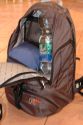 NANEU K4L\n\nFoto und Text von Stefan Hausperger - VIELEN DANK!\n\nKommentar:\n\nZiel meiner Suche war ein Rucksack mit Stauraum fr eine mittelgroe Kameraausrstung und groem Daypack.\n\nIch bin bei dem NANEU K4L hngen geblieben.\n\nDas Notebookfach htte ich nicht gebraucht, ohne gabs ihn aber nicht.\n\nAuerdem verfgt er ber einen Regenschutz, eine sehr gut Rckenpolsterung.\n\nDer Tragekomfort ist fr mein Empfinden tadellos.\n\nDer Qualittseindruck des Rucksacks ist gut bis sehr gut.\n\nEr verfgt ber eine Halterung fr ein Stativ, die Trennung zwischen Kameraausrstung und Daypack kann man entfernen.\n\nIch brachte darin folgende Ausrstung unter: Nikon D300 mit AF-S VR 16-85, AF-S VR 70-300, AF-S VR 105 Micro, AF-D 35 2, Kenko 1,4x Telekonverter, Metz 48 AF-1 N, Speicherkarten, Akkus fr Blitz und Kamera, Ladegert, Winkelsucher,  Kabelauslser, Batteriegriff, Blitzkabel, Garmin GPS-Gert, 1,5l Wasser und eine Regenjacke.\n\nIm Daypack wre noch Platz fr Ausrstung, Zubehr, Brotzeit oder Kleidung gewesen.