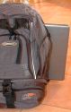 NANEU K4L\n\nFoto und Text von Stefan Hausperger - VIELEN DANK!\n\nKommentar:\n\nZiel meiner Suche war ein Rucksack mit Stauraum fr eine mittelgroe Kameraausrstung und groem Daypack.\n\nIch bin bei dem NANEU K4L hngen geblieben.\n\nDas Notebookfach htte ich nicht gebraucht, ohne gabs ihn aber nicht.\n\nAuerdem verfgt er ber einen Regenschutz, eine sehr gut Rckenpolsterung.\n\nDer Tragekomfort ist fr mein Empfinden tadellos.\n\nDer Qualittseindruck des Rucksacks ist gut bis sehr gut.\n\nEr verfgt ber eine Halterung fr ein Stativ, die Trennung zwischen Kameraausrstung und Daypack kann man entfernen.\n\nIch brachte darin folgende Ausrstung unter: Nikon D300 mit AF-S VR 16-85, AF-S VR 70-300, AF-S VR 105 Micro, AF-D 35 2, Kenko 1,4x Telekonverter, Metz 48 AF-1 N, Speicherkarten, Akkus fr Blitz und Kamera, Ladegert, Winkelsucher,  Kabelauslser, Batteriegriff, Blitzkabel, Garmin GPS-Gert, 1,5l Wasser und eine Regenjacke.\n\nIm Daypack wre noch Platz fr Ausrstung, Zubehr, Brotzeit oder Kleidung gewesen.