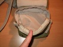 NATIONAL GEOGRAPHIC NG-4567 SMALL SLING BAG\n\nFoto und Text von Thorsten - VIELEN DANK!\n\nKommentar:\n\nDie Tasche ist als Slingbag bzw Bodybag gemacht.\nSie hat 4 Einteilungen / Taschen\n1) eine sehr kleine flache Tasche ganz oben z.B. fuer Kreditkarten usw.\n2) 2. Tasche von oben fr Akku oder Handy\n3) Tasche gepolstert fr Kampaktkamera oder die Leica X1 (warscheinlich auch fuer Pen mit Pancake oder so)\n4) Unterste Tasche weniger gepolstert, groesser fuer Leice X1 mit Viewfinder und Handgrip.\n\nDie untersten Taschen haben noch innen eine Unterteilung fuer Speicherkarten.\n\nAuf der Rckseite ist ber die ganze Hhe ein flaches Fach / Tasche vorhanden in dem man sehr gut Ausweiss oder Unterlagen unterbringen kann und ist dort sicher aufzubewaren.\n\nGruss Thorsten