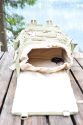 National Geographic NG 5737 Earth Explorer Large Backpack\n\nFoto und Text von Andreas Brandl - VIELEN DANK!\n\nKommentar:\n\nHallo,\n\nhabe gesehen, das mein Rucksack bei dir noch nicht aufscheint.\n\nDa ich ihn fr sehr interessant halte (sonst htte ich ihn ja auch nicht gekauft) hier mal was fr deine Seite zum komplettieren.\n\nNational Geographic NG 5737 Earth Explorer Large Backpack\n\nDie Hhe ist mit ca. 60 cm schon sehr gro, allerdings schluckt er auch dementsprechend.\n\nBei mir ist drinnen, bzw. wird noch reinkommen:\n\nD700/mbd10\n28-70 Nikkor angeflanscht, GeLi richtig drauf\n15 Fisheye Sigma\n80-200 Nikkor\n17-35 Nikkor\nSB800\n\nIm Rckenteil ist ein Notebookfach untergebracht, welches mein IBM T60 mhelos schluckt, es ist weiters mittels Klettband so unterteilt, das z.Bsp. die Bedienungsanleitung noch untergebracht werden kann.\n\nNoch Platz fr 1-3 Linsen, je nach Gre.\n\nDie Aussenfcher bieten gengend Stauraum fr allerlei mglichen Klein- & auch Grokram, so ist eine 500ml Flasche auf der Seite unten berhaupt kein Problem.\n\nStativhalterung ist mittels den beiden Schlaufen am vorderen unteren Ende massiv gelst, nach oben wird es dann mittels 2 klettbndern befestigt.\n\nDas Daypack fasst ohne Problme eine jacke, Pulover oder hnliches.\n\nFr die jause ist auch ausreichend Platz.\n\nAm Boden unten sind noch Schlaufen fr Schlafsack oder Isomatte. \n\nDas Material ist ein robuster Stoff, die Verarbeitung erstklassig.\n\nDas tragesystem ist gut. Bauchgurt, Brustgurt (hier habe ich den Verschluss modifiziert -> geht schneller zum ffnen/schliessen).\n\nDie Gurte/Verschlsse sind nicht mit Plastikschnellverschlssen ausgestattet. \n\nEs findet hier ein Durchschlingsystem Anwendung, welches gut funktioniert und sich einfach justieren lsst (wie oben beschrieben habe ich das am Brustgurt gendert).\n\nIch war erstaunt wie schwer er ist wenn er an einem Gurt lssig geschultert wird (eh klar mit dem Gewicht inkl. Ausrstung) da er beim tragen das Gewicht so angenehm verteilt..\n\nUnd noch was gutes: Er steht alleine (voll, leer - kein Problem) \n\nliebe Gre\n\nAndreas