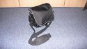 NIKON CF-EU 04 Schultertasche\n\nFotos von Janina Langer - Vielen Dank!\n\nKommentar von Jrg Langer - www.taschenfreak.de:\n\nDie CF-EU 04 ist eine weiche und sehr leichte Tasche die in einigen Nikon Kits mitgeliefert wird.\n\nMan kann darin gut eine DSLR mit 3 Objektiven oder eine Pro DSLR mit 2 Objektiven transportieren. Ind er Frontasche hat dann noch GPS/Handy/Geldbrse gut Platz.\n\nEine Papier oder Tickettasche am Rcken ist auch vorhanden.\n\nDie Tasche ist weich und anschmiegsam - sowohl an den Krper, als auch an die Cam.\n\nIn unserem Falle sehen sie eine Nikon D3 mit 50 1.4 und ein Nikon 20 2.8 in der Tasche.\n\nEuer Jrg und Janina Langer