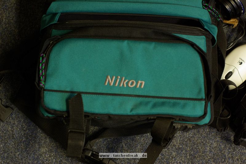 NIKON RUCKSACK - GRÜN\n\nFoto von Choirul Huda - VIELEN DANK!