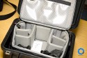 PELI CASE 1400 - LOWEPRO OMNI SPORT EXTREME\n\nFoto und Text von Jrg Langer - www.taschenfreak.de\n\nKommentar:\n\nLowepro Omni Sport Extreme - oder auch Peli Case 1400 \n\nmit Inhalt - entweder Billingham Hadley Small oder dem Lowepro Omni Sport Bag.\n\nDer kleine "Rambo" wenn der kleine "Inhalt" gut geschtzt sein soll.\n\nStabiler und geschtzter geht kaum - dessen sind wir uns sicher.