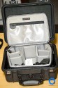 PELI CASE 1400 - LOWEPRO OMNI SPORT EXTREME\n\nFoto und Text von Jrg Langer - www.taschenfreak.de\n\nKommentar:\n\nLowepro Omni Sport Extreme - oder auch Peli Case 1400 \n\nmit Inhalt - entweder Billingham Hadley Small oder dem Lowepro Omni Sport Bag.\n\nDer kleine "Rambo" wenn der kleine "Inhalt" gut geschtzt sein soll.\n\nStabiler und geschtzter geht kaum - dessen sind wir uns sicher.