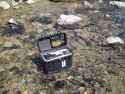 Foto von Kalli Reuss - 1000 DANK DAFR!\n\nKommentar des Nutzers:\n\nrein passt 5d mit angesetztem 70-200 Lis stehend , ein 100er macro , ein 17-40 4.0 . ein 580 EX und noch etwas kleinzeug ... dann ist aber richtig voll ....\nalternativ geht auch das 17-40 angesetzt und den rest auch mit rein .. ist aber knapper ...\n\nansonsten musste ich den oberen einsatz etwas aufschnippeln .. d.h. den Boden rechts und links auftrennen....