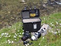Foto von Kalli Reuss - 1000 DANK DAFR!\n\nKommentar des Nutzers:\n\nrein passt 5d mit angesetztem 70-200 Lis stehend , ein 100er macro , ein 17-40 4.0 . ein 580 EX und noch etwas kleinzeug ... dann ist aber richtig voll ....\nalternativ geht auch das 17-40 angesetzt und den rest auch mit rein .. ist aber knapper ...\n\nansonsten musste ich den oberen einsatz etwas aufschnippeln .. d.h. den Boden rechts und links auftrennen....