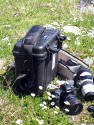Foto von Kalli Reuss - 1000 DANK DAFR!\n\nKommentar des Nutzers:\n\nrein passt 5d mit angesetztem 70-200 Lis stehend , ein 100er macro , ein 17-40 4.0 . ein 580 EX und noch etwas kleinzeug ... dann ist aber richtig voll ....\nalternativ geht auch das 17-40 angesetzt und den rest auch mit rein .. ist aber knapper ...\n\nansonsten musste ich den oberen einsatz etwas aufschnippeln .. d.h. den Boden rechts und links auftrennen....
