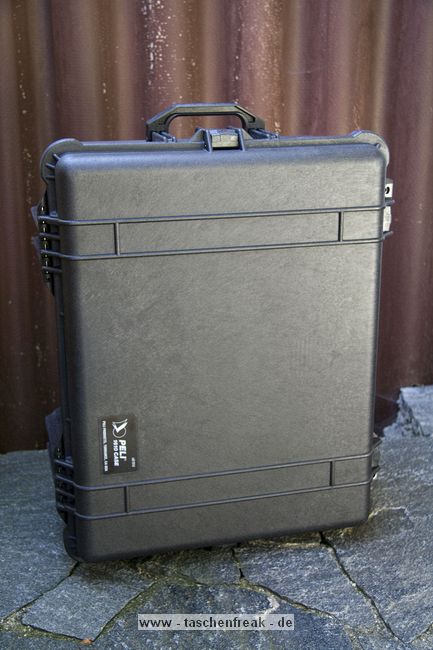 PELI CASE 1610\n\nFoto von Rainer Krebber - VIELEN DANK!\n\nKommentar:\n\nHallo,\n\nda mir die Seite bei der Wahl sehr geholfen hat. Habe ich als Beitrag Bilder vom Peli 1610 gemacht.\n\n--\nMit freundlichen Gren\nRainer Krebber