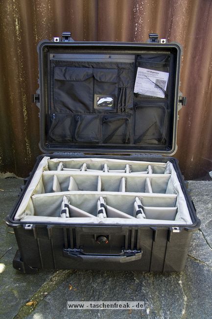 PELI CASE 1610\n\nFoto von Rainer Krebber - VIELEN DANK!\n\nKommentar:\n\nHallo,\n\nda mir die Seite bei der Wahl sehr geholfen hat. Habe ich als Beitrag Bilder vom Peli 1610 gemacht.\n\n--\nMit freundlichen Gren\nRainer Krebber