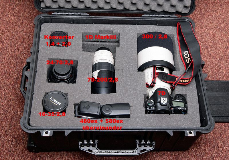 PELI CASE - 1610\n\nFoto und Text von Michael aus Kln - VIELEN DANK!\n\nKommentar:\n\nHallo,\n\nhier mal 2 Bilder vom Peli 1610 mit Schaumstoff, die habt ihr glaub ich noch nicht.\n\nDie Mark 3 mute ich raus nehmen, mit irgendwas mute ich die Bilder machen :-))))))))\n\nGru Michael aus Kln