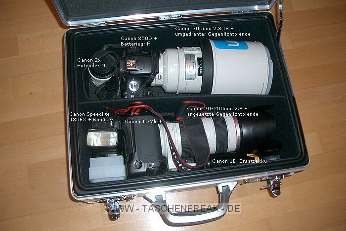 Rimowa Trolley 382.03\n\nFoto von einem Anonymen User - VIELEN DANK!\n\nKommentar des Nutzers:\n\nHallo Jörg,\n \nals fleissiger Leser von DForum und DSLR-Forum bin ich an deiner Seite nicht vorbeigekommen, sie hat mir auch schon hin und wieder bei der Entscheidungsfindung geholfen :) Anbei schicke ich dir ein paar Bilder von meinem Rimowa Trolley 382.03, der kleinsten Version der schönen Alu-Trolleys, da ich auf Taschenfreak bisher nur ein Foto davon finden kann.\nIch hab sie jetzt mal in der selben Größe gespeichert, wie du sie auf der Seite hast, ich hoffe das geht in Ordnung.\n \nmfg,