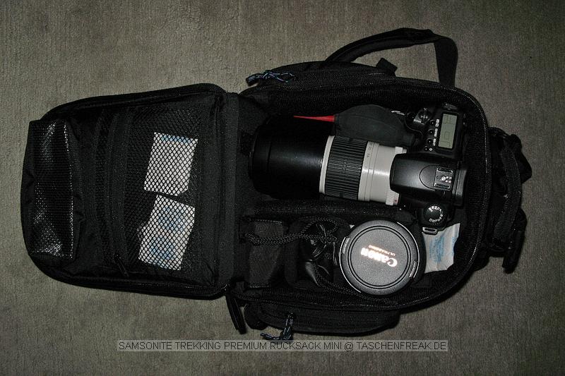 SAMSONITE TREKKING PREMIUM RUCKSACK MINI\n\nFoto von Thomas Herzog - VIELEN DANK!\n\nKommentar des Nutzers:\n\n\nHallo Jrg,\n \nhier Fotos und Bericht meines neuen Fotorucksacks \n \nSamsonite Trekking Premium Rucksack mini\n \n \nAussenmasse [mm]: 300 x 170 x 310 \nInnenmasse [mm]: 220 x 110 x 260\nGewicht [g]: 1000 \n \n \nHabe schon lange einen leichten kompakten Rucksack fr die kleine Tour gesucht.\n \nPlatz im Hauptfach:\n \nEOS 20D / 40D\nEF 70-200/4 L (angesetzt) oder EF 300/4 L mit Stativschelle (nicht angesetzt)\nEF 17-40/4 L\nKonverter 1,4\nWinkelsucher C\nBlasebalg\nKleinuntensilien im Reissverschluss-Deckel-Fach.\n \nPlatz in der Vortasche:\n \nCokin-Filterhalter P\n2 Cokin-Filter in der Box\nEpson P-2000\n \nPlatz in den zwei Seitentaschen:\n \nRegenschutzhaube\nFernauslser\n3 x Akku\n \nZustzlich hat er zwei Schlaufen, an denen wird mein Slik-Ministativ befestigt\n \nDer Rucksack hat einen kunststoffbeschichteten Boden und Stellfe.\nVon einer anderen Tasche habe ich den Schulterriemen am Tragegriff angebracht.\nSo kann ich wechseln zwischen Tragen als Rucksack, als Schultertasche oder am Handgriff.\n \n \nViele Gre\n \nThomas Herzog