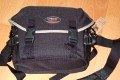 Sarfrotto L200\n\nFoto von Jrg Langer\n\nKommentar/Details:\n\nSehr hochwertige Profi-Fototasche\nvon Sarfrotto L 200 - All Weather kompatibel\n\nSuper Qualitt zum gnstigen Preis!\n- Sicherheit fr Ihre Kamera, beste Polsterung!\n- Komplett variables, gepolstertes Innenfach\n- Schutz vor Regen, Staub, Schnee!\n- Regenhaube zum berstlpen!\n- Schneller Zugriff zur Kamera durch einen Rei\nverschluss in der Mitte\n- Lasche zum Durchfhren eines Waistbelts\n- Sehr Gut gepolsterter Gurt\n- Ideal fr den Profieinsatz\n- Innenpolster herausnehmbar\n- Trennfcher knnen mit Klettverschluss ange-\nordnet werden\n\nBeschreibung\nDiese sehr leichten und hochwertigen Fototaschen sind sehr gut vearbeitet und bieten optimalen Schutz fr Ihre Kameraasurstung - und das bei praktischer und einfacher Handhabung.\n\nBesonders gelungen ist der weiche Gurt, er erlaubt bequemes Tragen der Fotoausrstung. Der in der Mitte der Tasche liegende Reiverschluss ist super, fr den schnellen Zugriff zur Kamera.\nDie Tasche bieten Schutz vor Regen, Staub, Schnee, etc.\n\nDie Tasche ist kompatibel mit den Waistbelts anderer Markenhersteller - die Weistbelts (Hftgrtel) lassen sich ganz einfach durch die Lasche am hinteren Ende der Kamera ziehen.\n\nBei Bedarf kann das gepolsterte Innenfach herausgenommen werden. Die Tasche wird dadurch noch leichter und weicher.\n\nRegencover\n\nDetails der L 200:\n- Praktischer Tragegriff\n- Seitliche Laschen zum anschlieen von Kchern, o..\n- Gerumige Vordertasche fr Ladegerte, Speicher, Film,\nAkkus, etc. - eingeteilt in versch. Fcher.\n- Herausnehmbare Regenhaube fr noch mehr Schutz\n- variable Fcher im gepolsterten Innenfach\n- Innenliegendes Geheimfach hinter der Polsterung\n- Gurtschlaufe hinten fr Waistbelts\n- Bequemer, gepolsterter Gurt\n\nFassungsvermgen:\nSiehe Detailbilder\n\nMae\nInnen: ca. 23x17x20cm\nAuen: ca. 30x25x19cm