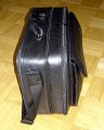 Foto von Michael Duesel - DANKE DAFR !\n\nKommentar des Nutzers/Bastlers:\n\nEs geht schon gnstiger... ist aber mit Aufwand verbunden:\n\n1) alte, doppelseitige Notebooktasche besorgen und aufschneiden\n2) Schaumstoff besorgen und entsprechend ausschneiden\n3) mit Stoff beziehen\n4) Fertig.\n\nNach drei Stunden sah meine Tasche dann so aus ...\n\nIst super-stabil und das Equipment ist bestens geschtzt.