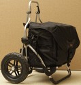TROLLEY SELBSTBAU\n\nFoto von Ingo Cordes - VIELEN DANK!\n\nKommentar des Nutzers:\n\nDas Grundgestell ist ein Andersen Royal Plus Shopper. Am Griff oben ist zustzlich eine kleine Metallplatte angenietet. Durch die Luftreifen ist ein Einsatz auf Wanderwegen etc. problemlos mglich. \n \nAls Stativhalterung nutze ich unten einen Lowepro Stativhalter. Zur Befestigung oben am Shopper ist ein Klick-Fix Halter an der Wechselplatte angeschraubt. Vorteil ist, dass man die fr diverse Stativkpfe nutzen kann.\n \nZustzlich zur Fototasche ist oben am Shopper eine Klick-Fix Doggy-Transporttasche befestigt. Haupteinsatzzweck ist hier Objektivwechsel (kein Bcken) und Transport der Kamera bei kurzen Strecken (z.B. im Zoo zum nchsten Gehege). Es passt eine Kamera mit aufgesetztem 300er/f4 + TK rein.\n \nDas Ganze ist schnell und einfach zerlegbar/zusammenklappbar.