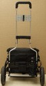 TROLLEY SELBSTBAU\n\nFoto von Ingo Cordes - VIELEN DANK!\n\nKommentar des Nutzers:\n\nDas Grundgestell ist ein Andersen Royal Plus Shopper. Am Griff oben ist zustzlich eine kleine Metallplatte angenietet. Durch die Luftreifen ist ein Einsatz auf Wanderwegen etc. problemlos mglich. \n \nAls Stativhalterung nutze ich unten einen Lowepro Stativhalter. Zur Befestigung oben am Shopper ist ein Klick-Fix Halter an der Wechselplatte angeschraubt. Vorteil ist, dass man die fr diverse Stativkpfe nutzen kann.\n \nZustzlich zur Fototasche ist oben am Shopper eine Klick-Fix Doggy-Transporttasche befestigt. Haupteinsatzzweck ist hier Objektivwechsel (kein Bcken) und Transport der Kamera bei kurzen Strecken (z.B. im Zoo zum nchsten Gehege). Es passt eine Kamera mit aufgesetztem 300er/f4 + TK rein.\n \nDas Ganze ist schnell und einfach zerlegbar/zusammenklappbar.
