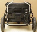 TROLLEY SELBSTBAU\n\nFoto von Ingo Cordes - VIELEN DANK!\n\nKommentar des Nutzers:\n\nDas Grundgestell ist ein Andersen Royal Plus Shopper. Am Griff oben ist zustzlich eine kleine Metallplatte angenietet. Durch die Luftreifen ist ein Einsatz auf Wanderwegen etc. problemlos mglich. \n \nAls Stativhalterung nutze ich unten einen Lowepro Stativhalter. Zur Befestigung oben am Shopper ist ein Klick-Fix Halter an der Wechselplatte angeschraubt. Vorteil ist, dass man die fr diverse Stativkpfe nutzen kann.\n \nZustzlich zur Fototasche ist oben am Shopper eine Klick-Fix Doggy-Transporttasche befestigt. Haupteinsatzzweck ist hier Objektivwechsel (kein Bcken) und Transport der Kamera bei kurzen Strecken (z.B. im Zoo zum nchsten Gehege). Es passt eine Kamera mit aufgesetztem 300er/f4 + TK rein.\n \nDas Ganze ist schnell und einfach zerlegbar/zusammenklappbar.