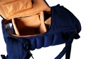 SHOOTER JULIA M\n\nFoto und Text von Jrg Sanders - VIELEN DANK!\n\nKommentar:\n\nHallo! Deine Seite ist wirklich toll, eine groe Hilfe. Leider konnten mich einige ausprobierte Crumpler-Taschen nicht berzeugen - sie waren stets kleiner als angegeben. Daher habe ich fr die Shooter Julia und Steve, jeweils Gre M, entschieden. Die Steve M habe ich fr kleine Touren ausgesucht, die Julia M fr grere Touren. Beide sind auf Deiner Seite noch nicht vertreten, soweit ich das gesehen habe, daher hier ein paar Bilder und, falls wnschenswert, Beschreibungen dazu:\n\nShooter Julia M:\nGegenber der erfolgreichen Slingshot von Lowepro hat die Julia M einige Vorteile: Sie kann als Sling-Tasche oder als Rucksack getragen werden (siehe Video auf der Herstellerseite oder auf youtube). Sie ist fr Rechts- und Linkshnder und kann dementsprechend von beiden Seiten getragen und geffnet werden. Und nicht zuletzt habe ich mich fr die Shooter entschieden, weil mir das Design nicht gnzlich egal war; und mal ehrlich - sonderlich hbsch sind die Slingshot-Taschen von Lowepro nicht, auch nicht das Pendant von Bilora.\nWeitere Details der Herstellerseite:\nAbmessungen auen: 22,5 x 43 x 21,5 cm / innen: 19,5 x 39,5 x 16 cm\n1000D Polyamide/ Nylon 6.6 in Kombination mit 450D Polyester fr das Hauptteil\nInnenseite in Kombination aus Ripstop Futter und Nylonstoff mit Klettschlaufenfunktion\nInnentasche mit flexiblen ablsbaren Trennwnden\nTaschenoberseite mit Netztaschen fr Zubehr und ablsbarer Kartentasche\nZustzlichen Netz- und Neopren Auentaschen fr persnliche Gegenstnde\nZwei Auentaschen mit Reiverschluss fr den Schnellzugriff\nAblsbare Hlle fr Kabel und Zubehr mit Reiverschluss\nEinstellbarer Brust- und Hftgurt fr eine sichere Befestigung\nFest installierte Ripstop Nylon Regenhlle mit reflektierendem Logo\nGepolsterter Tragegriff\nZweifache Trageoption, um zwischen einem Rucksack und einer Slingtasche zu wechseln\nSeitenffnungen mit Reiverschluss fr schnellen Zugriff whrend des Tragens\nJulia Shooter L ist geeignet fr eine SLR Kamera mit Teleobjektiv\n(Julia Shooter M ist geeignet fr eine SLR Kamera mit Standard Objektiv)\nUVP Shooter Julia M: 129,90 Euro (L = 149,90 Euro)