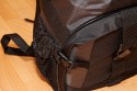 Foto von Jrg Langer\n\nTamrac Adventure 9 von vorne/unten\nSeitennetztaschen nehmen gute Trinkflaschen auf oder eine zusammengeknulte Regenjacke oder (wers mag auch Handy und Geldbrse ...)