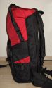 TAMRAC 5550 ADVENTURE 10\n\nFoto von Andreas Schimmel - VIELEN DANK!\n\nKommentar:\n\nHallo Jrg,\n \nund hier noch ein paar Bilder von der Tamrac Adventure 10. Eine wirklich riesige Tasche. das Equipmentfach ist mit einer 40d plus BG plus 17-40, einem 70-200L/4, 580 EX II, 50/1.4 und einer 300d bestckt. Das Daypackfach ist zum Grenvergleich nochmal mit der 300D bestckt und dort pat auch wirklich eine etwas dickere Jacke oder sonstiges rein. Der Rucksack ist fr diese gre sehr leicht und lt sich auch ber lngere Strecken angenehm tragen.\n \nGre \nAndreas Schimmel \n \nMeine Homepage:  www.andreasschimmel.de