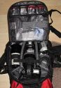 TAMRAC 5550 ADVENTURE 10\n\nFoto von Andreas Schimmel - VIELEN DANK!\n\nKommentar:\n\nHallo Jrg,\n \nund hier noch ein paar Bilder von der Tamrac Adventure 10. Eine wirklich riesige Tasche. das Equipmentfach ist mit einer 40d plus BG plus 17-40, einem 70-200L/4, 580 EX II, 50/1.4 und einer 300d bestckt. Das Daypackfach ist zum Grenvergleich nochmal mit der 300D bestckt und dort pat auch wirklich eine etwas dickere Jacke oder sonstiges rein. Der Rucksack ist fr diese gre sehr leicht und lt sich auch ber lngere Strecken angenehm tragen.\n \nGre \nAndreas Schimmel \n \nMeine Homepage:  www.andreasschimmel.de