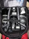 TAMRAC 5550 ADVENTURE 10\n\nFoto von Andreas Schimmel - VIELEN DANK!\n\nKommentar:\n\nHallo Jrg,\n \nund hier noch ein paar Bilder von der Tamrac Adventure 10. Eine wirklich riesige Tasche. das Equipmentfach ist mit einer 40d plus BG plus 17-40, einem 70-200L/4, 580 EX II, 50/1.4 und einer 300d bestckt. Das Daypackfach ist zum Grenvergleich nochmal mit der 300D bestckt und dort pat auch wirklich eine etwas dickere Jacke oder sonstiges rein. Der Rucksack ist fr diese gre sehr leicht und lt sich auch ber lngere Strecken angenehm tragen.\n \nGre \nAndreas Schimmel \n \nMeine Homepage:  www.andreasschimmel.de