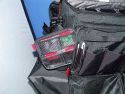 TAMRAC 614 SUPER PRO\n\nFoto und Text von einem Anonymen User - VIELEN DANK!\n\nKommentar:\n\nTamrac 614 Super Pro 14 Camera Bag\n\nZiel: Eine Tasche (nicht Koffer, um Mbel, Autos; Wohnmobil zu schonen), der alles aufnehmen kann, was zum ambitionierten Hobby dazugehrt. \n\nNeben einigen kleineren Taschen (Schulter und Sligshot), die fr Ausflge gezielt gepackt werden knnen, sollte es eine groe Tasche sein, die nicht unbedingt auf langen Wegen getragen werden muss, die das gesamte Zubehr enthlt (Makro, Tele, (Makro)blitz, Gehuse, Platz fr weitere Anschaffungen hat und Laptop und MP3-Player samt Zubehr (Ladegerte,) aufnimmt. Damit kann ich spontan los zu Veranstaltungen oder mit Laptop etc. auch auf Wohnmobils-Safari - man wei ja nie was sich Fototechnisch bietet.\n\nMae Auen: 61 x 36 x 29 cm\n\nEigengewicht: 3260 g \n\nDie Tasche hat keinen Allwetterschutz und bietet keinen schnellen Zugriff. Dies ist aber wohl eher in kleineren Taschen zu suchen. Tamrac beschreibt die Inneneinteilung sehr gut. Mir war wichtig, dass ich zwei Gehuse mit angesetztem Objektiv (bis 300mm) unterbringen kann.\n\nDie Laptoptasche nimmt den 17 Zoll Laptop locker auf.\n\nAm unteren vorderen Rand der Tasche sind Schlaufen um noch mehr Material anzubringen und das Trageerlebnis Kilomig zu erhhen J - naja, mn muss ja nicht alle kleinen Funktionen nutzen. \n\nWnschenswert wre ein Gummierter Boden zum Wegstellen in Wiese oder Wald, aber da bin ich zumeist mit den kleineren Taschen unterwegs und die groe bleibt im "Basislager".