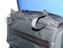 TAMRAC 614 SUPER PRO\n\nFoto und Text von einem Anonymen User - VIELEN DANK!\n\nKommentar:\n\nTamrac 614 Super Pro 14 Camera Bag\n\nZiel: Eine Tasche (nicht Koffer, um Mbel, Autos; Wohnmobil zu schonen), der alles aufnehmen kann, was zum ambitionierten Hobby dazugehrt. \n\nNeben einigen kleineren Taschen (Schulter und Sligshot), die fr Ausflge gezielt gepackt werden knnen, sollte es eine groe Tasche sein, die nicht unbedingt auf langen Wegen getragen werden muss, die das gesamte Zubehr enthlt (Makro, Tele, (Makro)blitz, Gehuse, Platz fr weitere Anschaffungen hat und Laptop und MP3-Player samt Zubehr (Ladegerte,) aufnimmt. Damit kann ich spontan los zu Veranstaltungen oder mit Laptop etc. auch auf Wohnmobils-Safari - man wei ja nie was sich Fototechnisch bietet.\n\nMae Auen: 61 x 36 x 29 cm\n\nEigengewicht: 3260 g \n\nDie Tasche hat keinen Allwetterschutz und bietet keinen schnellen Zugriff. Dies ist aber wohl eher in kleineren Taschen zu suchen. Tamrac beschreibt die Inneneinteilung sehr gut. Mir war wichtig, dass ich zwei Gehuse mit angesetztem Objektiv (bis 300mm) unterbringen kann.\n\nDie Laptoptasche nimmt den 17 Zoll Laptop locker auf.\n\nAm unteren vorderen Rand der Tasche sind Schlaufen um noch mehr Material anzubringen und das Trageerlebnis Kilomig zu erhhen J - naja, mn muss ja nicht alle kleinen Funktionen nutzen. \n\nWnschenswert wre ein Gummierter Boden zum Wegstellen in Wiese oder Wald, aber da bin ich zumeist mit den kleineren Taschen unterwegs und die groe bleibt im "Basislager".