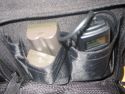 Foto von Frank Fischer - DANKE DAFR !\n\nKommentar des Nutzers:\n\nSo hier etwas zur Tamrac Pro 12. Ich packe in die Tasche:\n\n10D mit BG und angesetzten 28-80 L USM\n300D mit BG\nBlitz 550EX\nBlitz Sigma 500DG\nEF 100-400 L USM\nEF 17-40 L USM\nEF 50/2,5 Makro\nDip Wiesel\nAkkustz\nErsatzakkus NP511\nManfrotto Wechselplatten 2x\nFernauslser\n2 Taschenlampen\nSpeicherkartentresor\nGegenlichtblenden\n2 Wrmepads (gegen kalte Finger)\n2 Handschuhe\nKomplettes Make up Set\nPutztuch\nStift\nBlitzsoftbox\nManfrotto Stativschlssel\nTat\n\nIch packe unter die beiden Kameragehuse die jewels gegenber rechts und links im hauptfach der Tasche sind die beiden Blitze. Die 10D kommt mit angesetzten 28-80 rein. Die 300D ohne Optik. Das 17-40 liegt unterhalb des angebrachten 28-80, getrennt vom Optikputztuch. Daneben steht das 50er Makro. ber dem Makro ist noch Platz fr einen Konverter. Hab ich aber nicht immer dabei. Das 100-400 steht mit umgedrehter Geli in der Tasche. In dem verbleibenden Abteil des Hauptfaches liegen die 4 Akkustze (fr Dip Wiesel und Blitze), die Wechselplatten von Manfrotto, und die Gelis. In den vorderen beiden Auenfchern befinden sich, Schmickset, die NP 511er, der Fernauslser, die Taschenlampen, der Manfrotto Stativschlssel, der Stift und der Objektivrckdeckel. In der einen Seitentasche landen die Tat und der Dip Wiesel, in der anderen die Wrmepads und die Handschuhe.\n\nDie Tasche ist so beladen sehr schwer!
