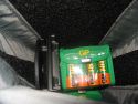 Foto von Frank Fischer - DANKE DAFR !\n\nKommentar des Nutzers:\n\nSo hier etwas zur Tamrac Pro 12. Ich packe in die Tasche:\n\n10D mit BG und angesetzten 28-80 L USM\n300D mit BG\nBlitz 550EX\nBlitz Sigma 500DG\nEF 100-400 L USM\nEF 17-40 L USM\nEF 50/2,5 Makro\nDip Wiesel\nAkkustz\nErsatzakkus NP511\nManfrotto Wechselplatten 2x\nFernauslser\n2 Taschenlampen\nSpeicherkartentresor\nGegenlichtblenden\n2 Wrmepads (gegen kalte Finger)\n2 Handschuhe\nKomplettes Make up Set\nPutztuch\nStift\nBlitzsoftbox\nManfrotto Stativschlssel\nTat\n\nIch packe unter die beiden Kameragehuse die jewels gegenber rechts und links im hauptfach der Tasche sind die beiden Blitze. Die 10D kommt mit angesetzten 28-80 rein. Die 300D ohne Optik. Das 17-40 liegt unterhalb des angebrachten 28-80, getrennt vom Optikputztuch. Daneben steht das 50er Makro. ber dem Makro ist noch Platz fr einen Konverter. Hab ich aber nicht immer dabei. Das 100-400 steht mit umgedrehter Geli in der Tasche. In dem verbleibenden Abteil des Hauptfaches liegen die 4 Akkustze (fr Dip Wiesel und Blitze), die Wechselplatten von Manfrotto, und die Gelis. In den vorderen beiden Auenfchern befinden sich, Schmickset, die NP 511er, der Fernauslser, die Taschenlampen, der Manfrotto Stativschlssel, der Stift und der Objektivrckdeckel. In der einen Seitentasche landen die Tat und der Dip Wiesel, in der anderen die Wrmepads und die Handschuhe.\n\nDie Tasche ist so beladen sehr schwer!