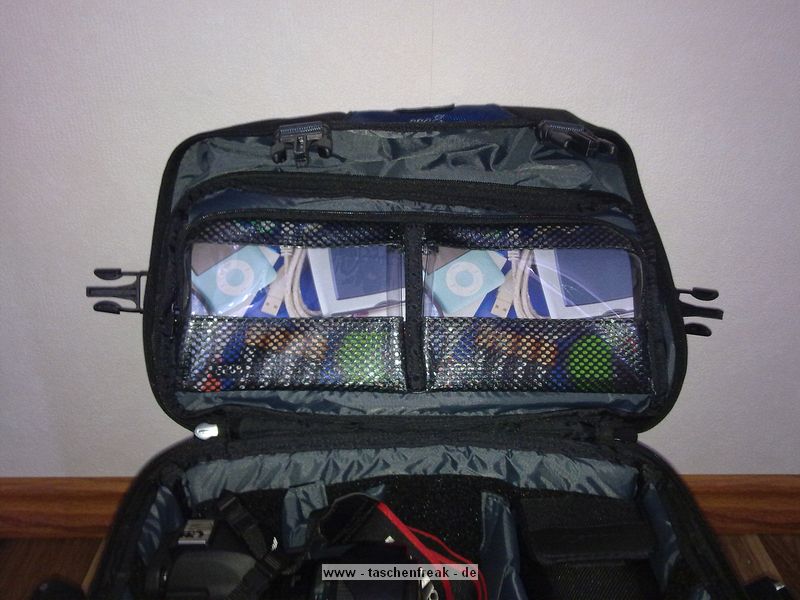 TAMRAC - PRO 8 - 5608\n\nFoto und Text von Sergej Fast - VIELEN DANK!\n\nKommentar:\n\nhallo anbei ein paar bilder der Tamrac Pro 8 - 5608 tasche\n \nwie ich finde nur fr kleinere linsen geeignet und dennoch super im tragen und verarbeitung.\neine 5D Mark 2 mit dem dazugehrigen BGund angesetzter Canon 35mm 1.4L Linse  geht grad so von der hhe herein.\nSigma 50mm/1.4 und Canon 85mm/1.8 so wie div. Cleantools Zusatz Cam-Akkus und Blitzakkus haben platz , aber das wars dann auch , ist dann platz komplett vergeben , und ein paar von den kletttrennwnden bleiben noch ber , s. Bilder.\n \nKind Regards\nSergej Fast