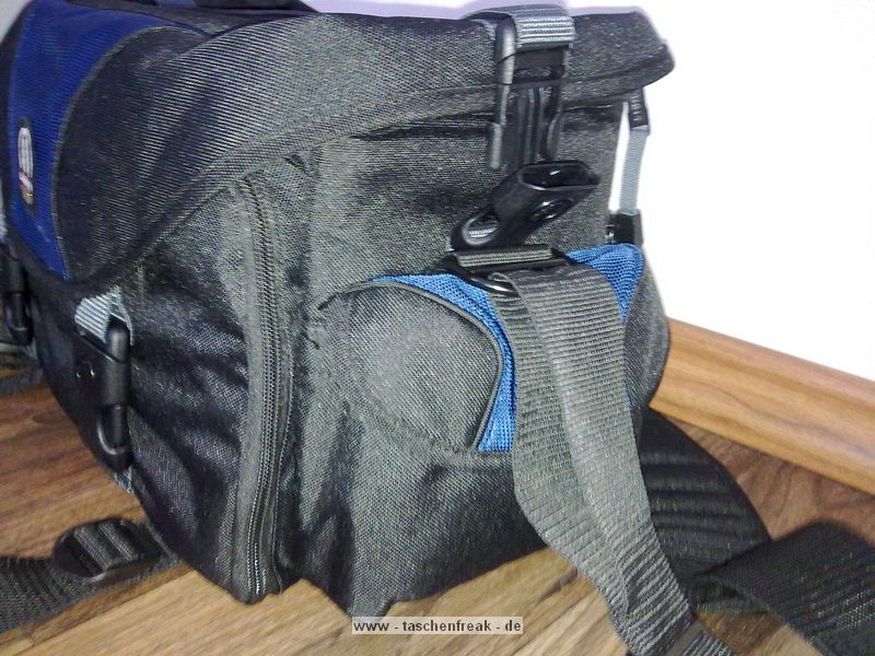 TAMRAC - PRO 8 - 5608\n\nFoto und Text von Sergej Fast - VIELEN DANK!\n\nKommentar:\n\nhallo anbei ein paar bilder der Tamrac Pro 8 - 5608 tasche\n \nwie ich finde nur fr kleinere linsen geeignet und dennoch super im tragen und verarbeitung.\neine 5D Mark 2 mit dem dazugehrigen BGund angesetzter Canon 35mm 1.4L Linse  geht grad so von der hhe herein.\nSigma 50mm/1.4 und Canon 85mm/1.8 so wie div. Cleantools Zusatz Cam-Akkus und Blitzakkus haben platz , aber das wars dann auch , ist dann platz komplett vergeben , und ein paar von den kletttrennwnden bleiben noch ber , s. Bilder.\n \nKind Regards\nSergej Fast
