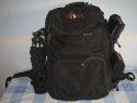 Tatonka Equipment Pack L\n\nFoto von Gert Huether - VIELEN DANK FR DEIN MAIL!\n\nKommentar des Nutzers:\n\nHallo Jrg Langer,\n\nin diesem Rucksack passen 2 DSRL mit Hochformatgriff 2Blitzgerte und 12! Objektive (in dieser Zusammenstellung habe ich die Ausrstung natrlich nie dabei und dient nur zu Veranschaulichung.) Akkus,Speicherkarten, und Imagetank sowie der notwendige Kleinkram finden auch noch Platz.\n\nGru aus Oberfranken\n\nGert-Huether