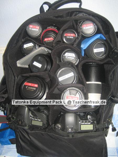 Tatonka Equipment Pack L\n\nFoto von Gert Huether - VIELEN DANK FR DEIN MAIL!\n\nKommentar des Nutzers:\n\nHallo Jrg Langer,\n\nin diesem Rucksack passen 2 DSRL mit Hochformatgriff 2Blitzgerte und 12! Objektive (in dieser Zusammenstellung habe ich die Ausrstung natrlich nie dabei und dient nur zu Veranschaulichung.) Akkus,Speicherkarten, und Imagetank sowie der notwendige Kleinkram finden auch noch Platz.\n\nGru aus Oberfranken\n\nGert-Huether