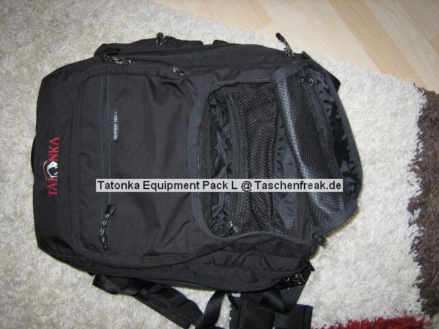 Tatonka Equipment Pack L\n\nFoto von Andreas Schimmel - VIELEN DANK ANDREAS!\n\nKommentar des Nutzers:\n\nHallo Jrg,\n\nhier wie gewnscht ein paar Bilder vom Tatonka Rucksack. Es handelt sich hier noch um eine ltere Version des Tatonka Equipment Pack L. Ich habe Ihn mal mit folgender Ausrstung bestckt: Eos 30d, Eos, 50e, 17-40L, 50/1.4, 90er Makro, 1,4 Konverter, 70-200/4 L, Sigma 500, Canon 480EX. Das Innenteil fr die Ausrstung kann komplett herausgenommen werden, so dass der Rucksack auch anderweitig verwendet werden kann, bzw. kann ich die Ausrstung damit auch fein in einen Alukoffer packen.\n\nAn der linken Auenseite befinden sich zwei zustzliche Stauraumtaschen, an der rechten Seite eine Befestigungsmglichkeit fr das Stativ. Auf der Frontauenseite befinden sich noch zwei riesige Organiserfcher fr Filter, Filme Akkus etc. An der Unterseite sind sen um zustzliches Material zu befestigen. Schlafsack, Jacke, Isomatte, Stativ\n\nInnenmae: ca 40*30*15 cm\nAuenmae: ca. 50*32*22 cm\nGewicht: ca. 1,9 kg\nVolumen: 36l \n\nSorry, dass ich nicht gleich auf den Trichter gekommen bin Dir die Bilder zu schicken, das ist wirklich eine feine, hilfreiche Seite, die Du da ins Leben gerufen hast! \n\nSchnes Restwochenende noch.\n\nAndreas