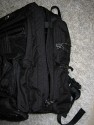 Tatonka Equipment Pack L\n\nFoto von Andreas Schimmel - VIELEN DANK ANDREAS!\n\nKommentar des Nutzers:\n\nHallo Jrg,\n\nhier wie gewnscht ein paar Bilder vom Tatonka Rucksack. Es handelt sich hier noch um eine ltere Version des Tatonka Equipment Pack L. Ich habe Ihn mal mit folgender Ausrstung bestckt: Eos 30d, Eos, 50e, 17-40L, 50/1.4, 90er Makro, 1,4 Konverter, 70-200/4 L, Sigma 500, Canon 480EX. Das Innenteil fr die Ausrstung kann komplett herausgenommen werden, so dass der Rucksack auch anderweitig verwendet werden kann, bzw. kann ich die Ausrstung damit auch fein in einen Alukoffer packen.\n\nAn der linken Auenseite befinden sich zwei zustzliche Stauraumtaschen, an der rechten Seite eine Befestigungsmglichkeit fr das Stativ. Auf der Frontauenseite befinden sich noch zwei riesige Organiserfcher fr Filter, Filme Akkus etc. An der Unterseite sind sen um zustzliches Material zu befestigen. Schlafsack, Jacke, Isomatte, Stativ\n\nInnenmae: ca 40*30*15 cm\nAuenmae: ca. 50*32*22 cm\nGewicht: ca. 1,9 kg\nVolumen: 36l \n\nSorry, dass ich nicht gleich auf den Trichter gekommen bin Dir die Bilder zu schicken, das ist wirklich eine feine, hilfreiche Seite, die Du da ins Leben gerufen hast! \n\nSchnes Restwochenende noch.\n\nAndreas