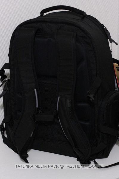 TATONKA MEDIA PACK\n\nFoto von Christan Naumann - VIELEN DANK!\n\nKommentar des Nutzers:\n\nHallo Jörg!\n \nAnbei fünf Bilder eines Tatonka Media Packs. Es ist ein relativ leichter, günstiger Rucksack mit den Maßen ungefähr eines Computrekkers.\n \nViele Grüße\n\nChristian Naumann  \nhttp://www.christian-naumann.de