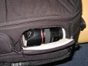 TENBA PB-17C\n\nFoto von Jrg Langer - www.taschenfreak.de\n\nKommentar des Nutzers:\n\nDer PB-17C ist der grte Tenba Rucksack der aktuellen Serie. Er hat ein am Rckenliegendes gut gepolstertes Notebookfach welches auch gut und bequem ein 17 Zoll Notebook aufnimmt.\n\nDie Verarbeitung ist sehr hochwertig. Die Inneneinteilungen, von denen es reichlich gibt, sind weicher gefttert als man dieses von Lowepro oder Tamrac kennt. Zudem werden sie nicht nur einseitig mit Klett fixiert sondern auf beiden Seiten. Das macht die Inneneinteilung sehr stabil.\n\nDer PB-17C hat 4 von auen per Reissverschlussfach zu ffnende Fcher in denen man sehr gut an die dort liegenden Gegenstnde, Bodys oder Objektive herankommt ohne den ganzen Rucksack zu ffnen.\n\nDie Regenschutzhlle ist oben unter dem Tragegriff untergebracht, was wesentlich praktischer ist als die bei Lowepro im Boden versteckten Hllen.\n\nDas Tragegestell ist gut und der Hftgurt kann sehr gut und bequem versteckt werden.\n\nDer Rucksack ist recht gro und kann es vom Ladevolumen sehr gut mit einem Phototrekker II AW aus dem Hause Lowepro aufnehmen, hat allerdings auch ein Notebookfach, welches seinem Konkurenten fehlt.\n\nEin seitlicher Tragegurt hilft beim absetzen oder wegladen.\n\nDie Stativhalterung ist unter dem Rucksack.\n\nDie vielzahl der kleinen Innen und Auentaschen lasen eine sehr gute Organisatzion aller kleinen Utensilien zu die man so im Fotoalltag braucht oder meint zu brauchen.\n\nSchulnote 2\n\nWenn die Stativhalterung besser wre wre es eine 1 geworden.\n\nLieben Gru\n\nEuer Taschen & Stativfreak.