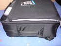 THINK TANK AIRPORT ACCELERATOR\n\nFoto von Jrg Langer - www.taschenfreak.de\n\nKommentar des Nutzers:\n\nDer eindeutig beste Rucksack den wir je in den Hngen hatten.\n\nSehr stabil.\nSehr angenehm zu tragen, trotz voller Beladung\nSehr praktikabel zu beladen\nInneneinteilung sehr flexibel gestaltbar und hoch stabil\nAbsolute Boardmae\nTragegestell verdeckbar\nHftgurt abnehmbar\nRegenschutzhlle und Stativhalterung im Lieferumfang\nNotebooktasche im Lieferumfang\nHandgriff oben und unten und an der Seite zum Tragen als "Koffer"\nTicketfach oben\nViitenkartenfach oben\n\nWir haben darin verpackt/befllt:\n\n2x DSLR mit angesetzen 300 und 70-200er\n24-70 2,8\n17-40\n50er\nTC\nZwischenringe\nBlitz\nFilter & Bouncer\nHasselblad 500CM mit 80er Objektiv\n150er Objektiv\nWechselmagazin\nGegenlichtblenden\nHandbelichtungsmesser Gossen Starlite\nFilme\nAkkus\nPanoschiene\n\nund Notebook inkl. UMTS Karte und Netzteil