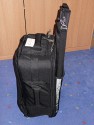 THINK TANK AIRPORT ACCELERATOR\n\nFoto von Jrg Langer - www.taschenfreak.de\n\nKommentar des Nutzers:\n\nDer eindeutig beste Rucksack den wir je in den Hngen hatten.\n\nSehr stabil.\nSehr angenehm zu tragen, trotz voller Beladung\nSehr praktikabel zu beladen\nInneneinteilung sehr flexibel gestaltbar und hoch stabil\nAbsolute Boardmae\nTragegestell verdeckbar\nHftgurt abnehmbar\nRegenschutzhlle und Stativhalterung im Lieferumfang\nNotebooktasche im Lieferumfang\nHandgriff oben und unten und an der Seite zum Tragen als "Koffer"\nTicketfach oben\nViitenkartenfach oben\n\nWir haben darin verpackt/befllt:\n\n2x DSLR mit angesetzen 300 und 70-200er\n24-70 2,8\n17-40\n50er\nTC\nZwischenringe\nBlitz\nFilter & Bouncer\nHasselblad 500CM mit 80er Objektiv\n150er Objektiv\nWechselmagazin\nGegenlichtblenden\nHandbelichtungsmesser Gossen Starlite\nFilme\nAkkus\nPanoschiene\n\nund Notebook inkl. UMTS Karte und Netzteil
