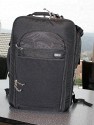 Think Tank Airport Addicted\n\nFoto von einem netten Einsender der ungenannt bleiben mchte - VIELEN DANK!\n\nKommentar des Nutzers:\n\n001: Es werden extrem viele Trennwnde mitgeliefert! Diese Wnde sind bei mir berflssig. Auch ein Regenschutz ist im Lieferumfang dabei (nicht auf Foto).\n002: Das Schnellzugrifffach.\n003: Frontansicht.\n004: Rckansicht mit Tragevorrichtung.\n005: Tragevorrichtung kann hinter einer Trennwand versorgt werden. Es ist dann kein Rucksack mehr sondern eine Tasche.\n006: Tragevorrichtung kann hinter einer Trennwand versorgt werden. Es ist dann kein Rucksack mehr sondern eine Tasche.\n007: Der praktische Seitengriff.\n008: Notebookfach inklusive... (Notebooktasche wird mitgeliefert)\n009: Notebookfach inklusive... (Notebooktasche wird mitgeliefert)\n010: Innenansicht mit Equipment. (Man beachte das 70-200IS, es passt sogar vertikal in die Tasche.)\n011: Innenansicht mit Equipment. (Man beachte das 70-200IS, es passt sogar vertikal in die Tasche.)\n012: Innenansicht ohne Equipment.\n013: Passt alles ohne Probleme in den Airport Addicted.\n\nAuf der Herstellerseite gibt es tolle Bilder und informative PDFs ber den Rucksack...\n\nFazit: empfehlenswert.