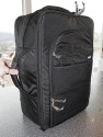 Think Tank Airport Addicted\n\nFoto von einem netten Einsender der ungenannt bleiben mchte - VIELEN DANK!\n\nKommentar des Nutzers:\n\n001: Es werden extrem viele Trennwnde mitgeliefert! Diese Wnde sind bei mir berflssig. Auch ein Regenschutz ist im Lieferumfang dabei (nicht auf Foto).\n002: Das Schnellzugrifffach.\n003: Frontansicht.\n004: Rckansicht mit Tragevorrichtung.\n005: Tragevorrichtung kann hinter einer Trennwand versorgt werden. Es ist dann kein Rucksack mehr sondern eine Tasche.\n006: Tragevorrichtung kann hinter einer Trennwand versorgt werden. Es ist dann kein Rucksack mehr sondern eine Tasche.\n007: Der praktische Seitengriff.\n008: Notebookfach inklusive... (Notebooktasche wird mitgeliefert)\n009: Notebookfach inklusive... (Notebooktasche wird mitgeliefert)\n010: Innenansicht mit Equipment. (Man beachte das 70-200IS, es passt sogar vertikal in die Tasche.)\n011: Innenansicht mit Equipment. (Man beachte das 70-200IS, es passt sogar vertikal in die Tasche.)\n012: Innenansicht ohne Equipment.\n013: Passt alles ohne Probleme in den Airport Addicted.\n\nAuf der Herstellerseite gibt es tolle Bilder und informative PDFs ber den Rucksack...\n\nFazit: empfehlenswert.