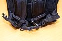 THINK TANK PHOTO - AIRPORT ULTRALIGHT 2.5\n\nFotos und Kommentar - Jrg Langer - www.taschenfreak.de\n\nKommentar:\n\n"Man sieht der langweilig aus", war mein erster Gedanke. Dann erinnerte ich mich das cih den Ultralight schon mal besessen hatte. (Ja, das ist ein Taschenfreak-Problem *ggg*) Der war ein kleines Packwunder. Auen so klein wie ein allseits bekannter Mini Trekker aber innen ging ordentlich was rein - was war der Haken an dem 1.0 oder vorgnger des heutigen Airport Ultralight 2.5? Es war die Vortasche die oben offen war und so labbelig vorne dran "hing". genau.\n\nDas ist jetzt echt klasse und einfach gelst mit einem sehr starken - aber dennoch recht leisen - Klettverschluss. Der Ulteralight hat zudem ein Stahlsei in den Deckel der Fronttasche bekommen - so das man Ihn am Flughafen oder Sitz im Zug festmachen kann. Das ist recht ntzlich wenn man mal schnell hochrechnet wie viele Euros in so ein kleines schwarzes Packwunder reingehen.\n\nApropos "reingehen" - was passt rein in den kleinsten aus der Aiport Serie?\n\nWir haben da reingepackt und das ohne jegliches Qutschen oder schubsen.\n\nD3 mit angesetzten 17-35 2.8 (oder 24-70 2.8)\nD300 Body mit BG\n24-70 2.8 stehend (und das ist das groe Plus an diesem Think Tank dem Mini Trekker gegenber) \n(in das selbe Fach ginge auch das 17-35 2.8 rein wenn das 24-70 an der Cam wre...)\n70-200 2.8\n85 1.4\n50 1.4 und darber das 35 2.0\nSB-600 stehend\nSB-900 abgeknickt\n100er Micro\n\nIn das Frontfach passen 15" Notebooks bequem rein. Das 17" Macbook Pro Unibody geht auch rein - mit anderen Handelsblichen 17" Gerten wre ich vorsichtig - das msste man Fall zu Fall testen und messen.\n\nAlso alles in allem - wie eigentlich immer bei Think Tank - gemacht fr Profiequipment und super fr Cams mit BG oder 2.8er Linsen, die ja leider immer deutlich grer sind als die lichtschwcheren.\n\nFazit: VERY GOOD!